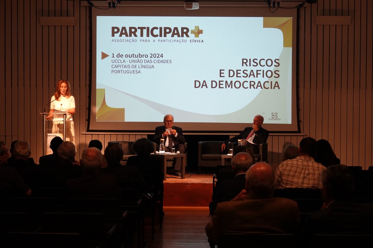 Colóquio “Riscos e Desafios da Democracia” na UCCLA