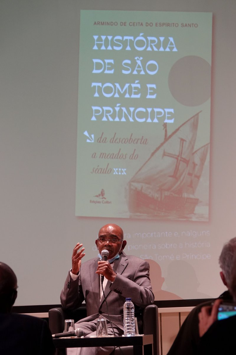 Lançamento do livro História de São Tomé e Príncipe_DSC05843