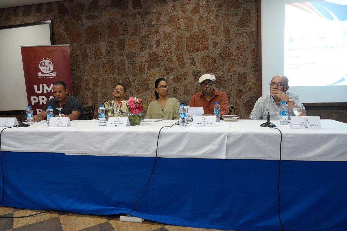 Literatura e Liberdade-Mesa redonda1-DSC05708