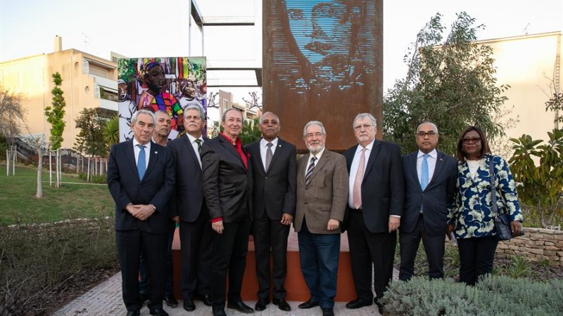 Inauguração da escultura de Alda Lara em Oeiras