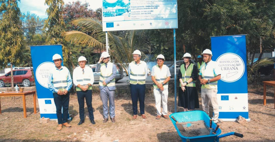 construção do jardim público junto à ribeira de Maloa