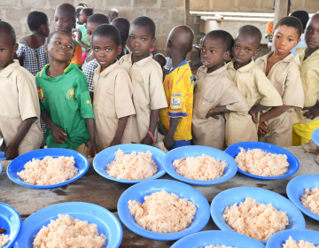 Programa da ONU leva assistência alimentar a crianças na Guiné-Bissau