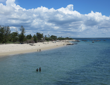 Primeira reunião do projeto Solução Participada para Plásticos Marítimos na Ilha de Moçambique