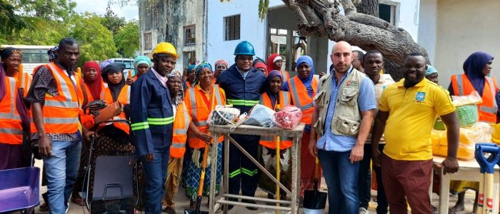 UCCLA reforça serviços municipais de salubridade da Ilha de Moçambique