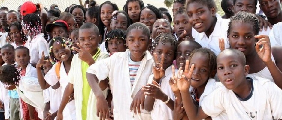 Lançado novo kit escolar para os distritos de Luanda