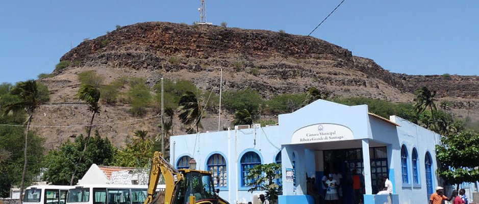 Populações em Cabo Verde ajudam a gerir transporte escolar