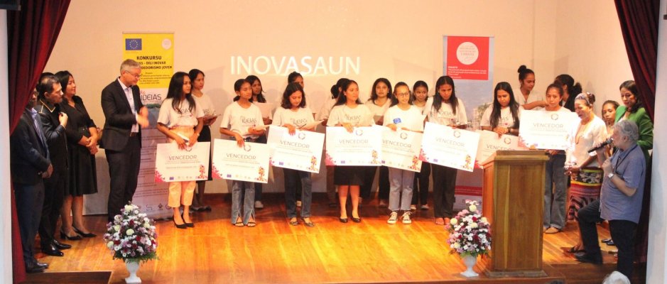 Entrega de certificados do concurso “Ideias - Díli Inovar”