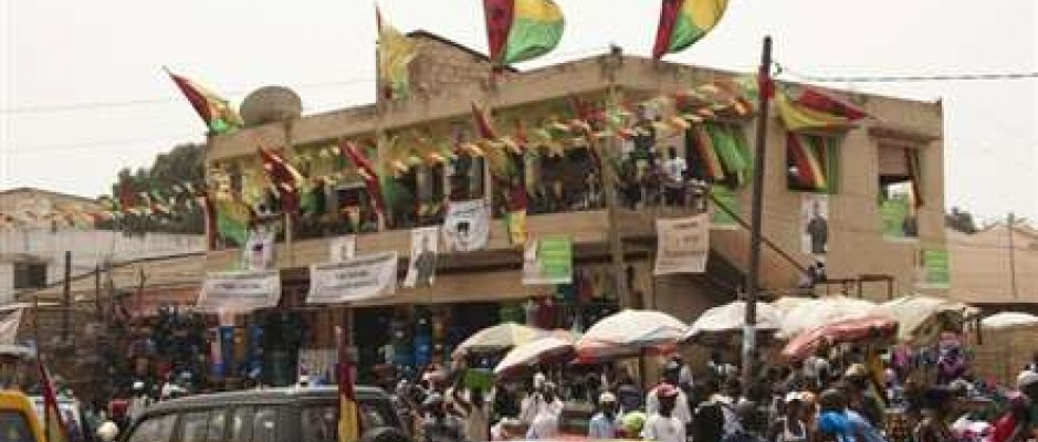 Doação de viaturas à Guiné-Bissau