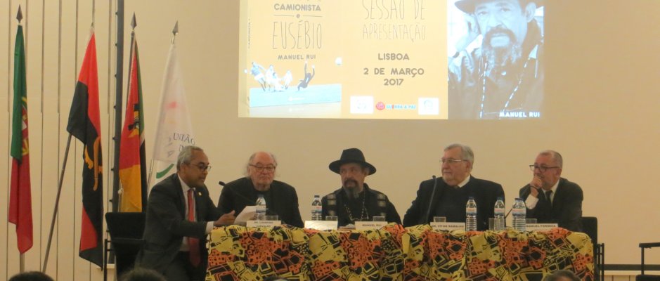 Apresentação do livro de contos de Manuel Rui na UCCLA