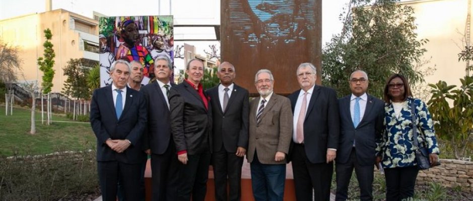 Inauguração da escultura de Alda Lara em Oeiras