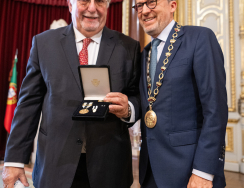 Secretário-geral cessante da UCCLA homenageado com a Medalha Municipal de Mérito