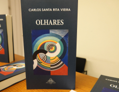 Lançamento do livro de poemas “Olhares” de Carlos Santa Rita