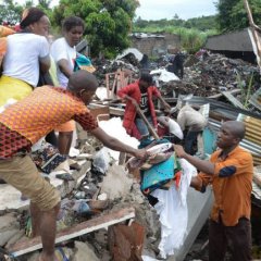 Município de Maputo apoia famílias vítimas do desabamento de lixeira